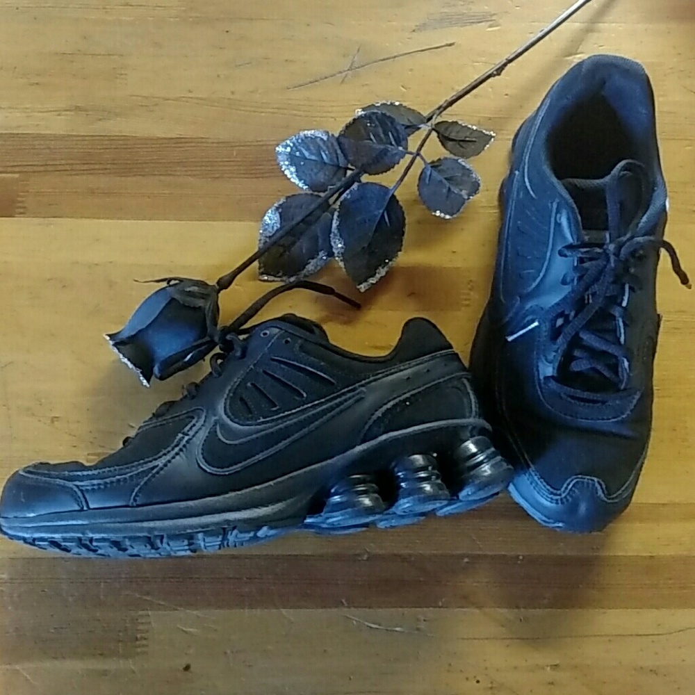 Nike shox Qualify
